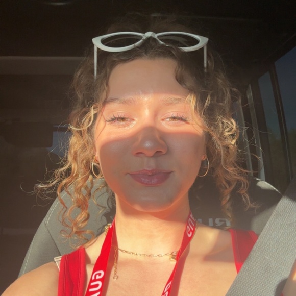 Meet your Posher, Briana - Picture 6 of 10